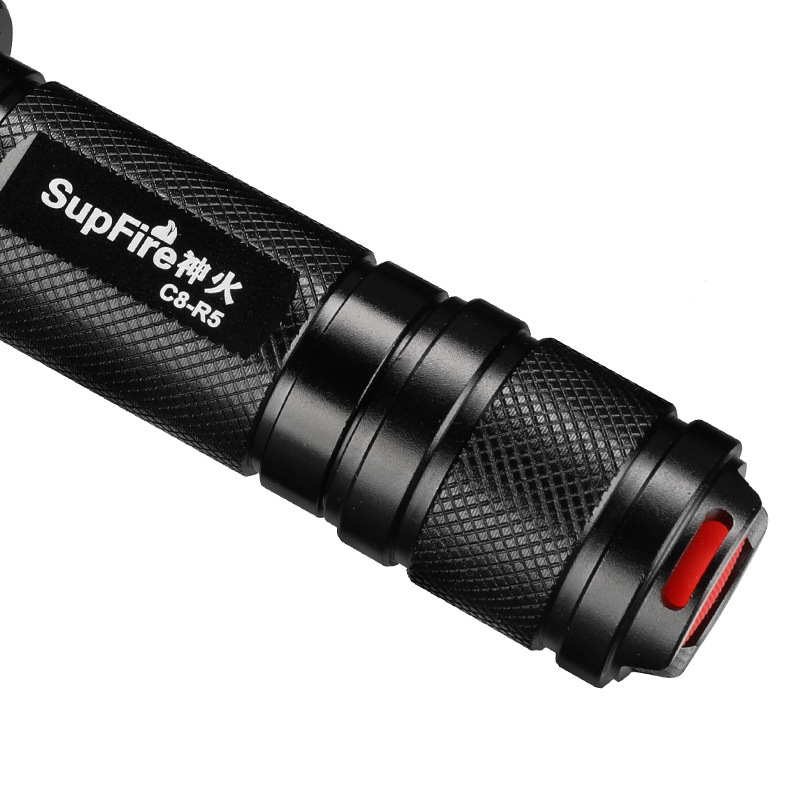 神火C8-R5 LED戶外騎行8W強(qiáng)光手電筒圖片1 神火C8-R5 LED戶外騎行8W強(qiáng)光手電筒圖片1