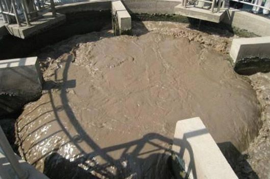 污水處理池現(xiàn)場圖