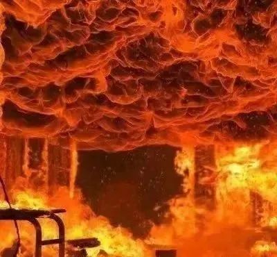 消防員應(yīng)對轟燃和回燃的預(yù)防及防護(hù)措施圖片