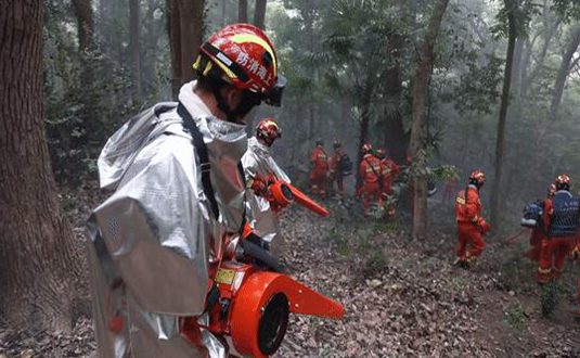 上海誠(chéng)格集團(tuán)隔熱斗篷助力佘山森林防火演練圖片2