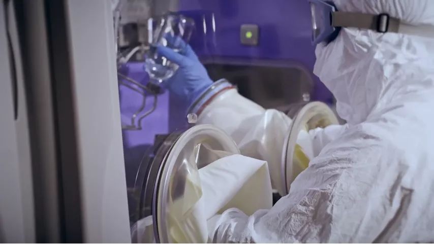 潔凈室防護服一次性的好還是重復使用的好6