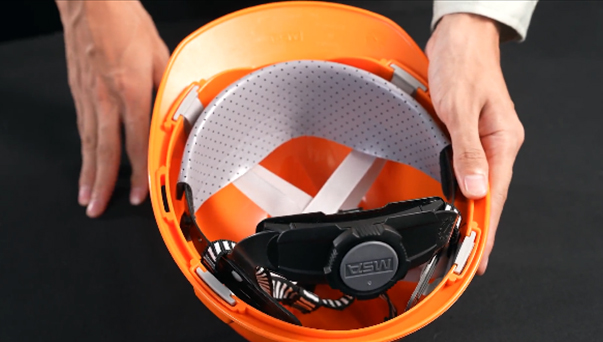 梅思安Y型四點式下頦帶安全帽安裝方法8