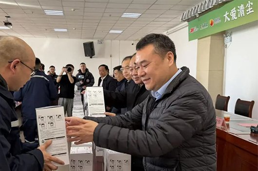 3M中國(guó)捐贈(zèng)40萬(wàn)只KN95口罩 助力職業(yè)健康公益1.jpg