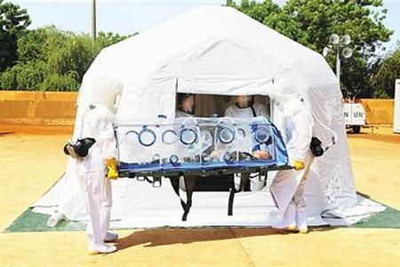 中國(guó)首套研發(fā)的埃博拉病毒防護(hù)裝備