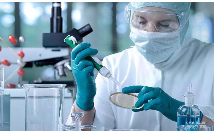 戴防護(hù)手套使用移液槍